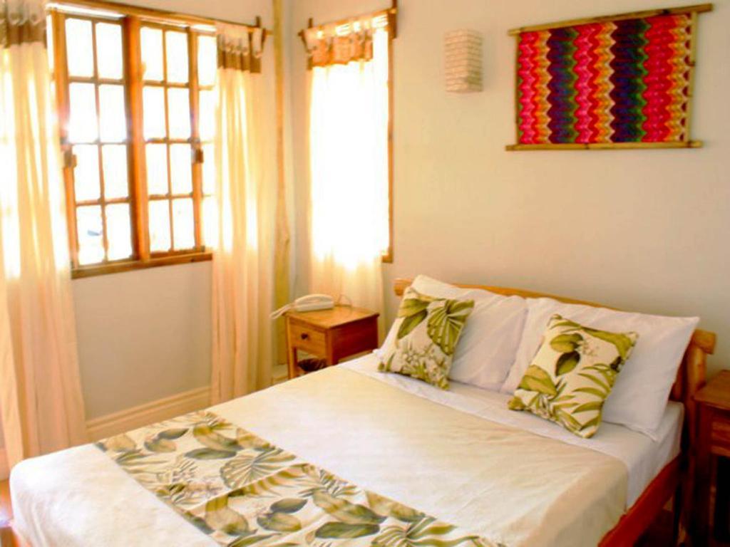 Palo Alto Bed & Breakfast Puerto Princesa Bilik gambar
