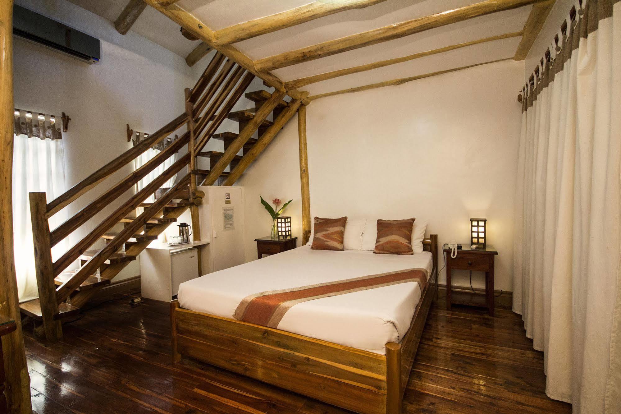 Palo Alto Bed & Breakfast Puerto Princesa Luaran gambar